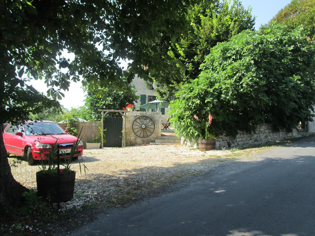 Le Petit Lavoir Saint-Paul-Lizonne Dış mekan fotoğraf